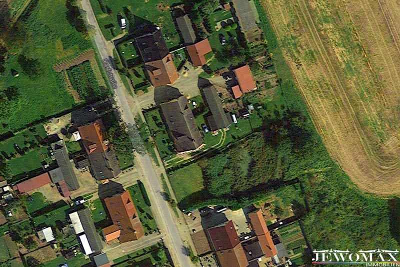 11 - Luftbild mit eingezeichnetem Grundstück